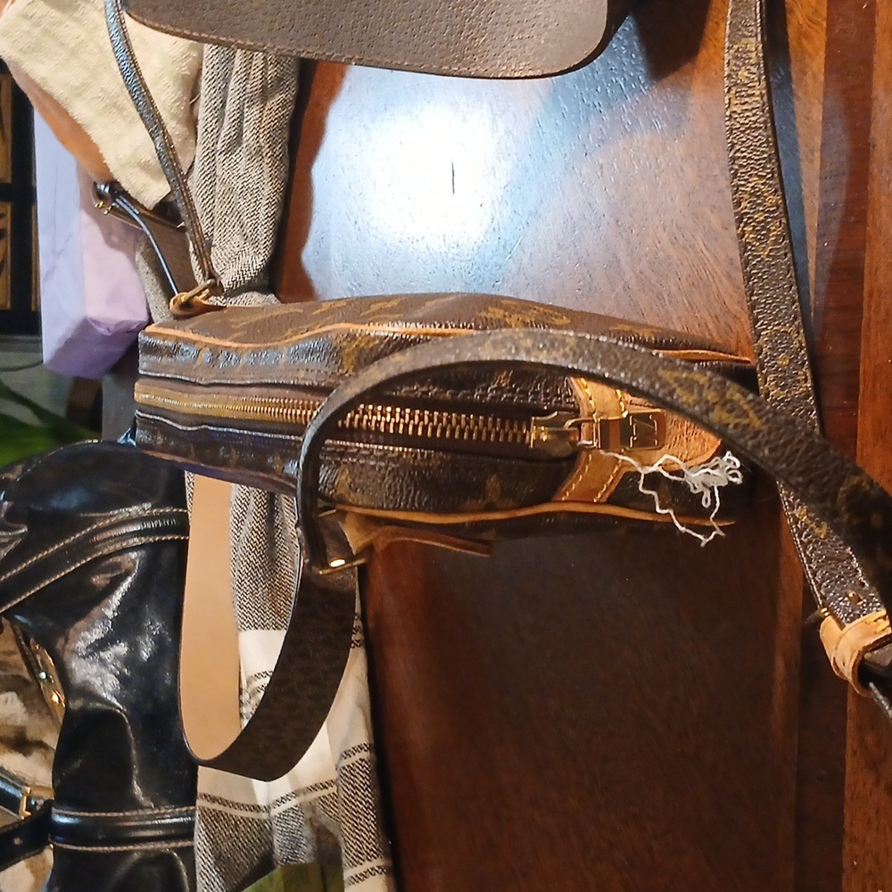 Louis Vuitton Monogram Brown Pouch - Picture 3 of 16